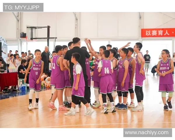 西安篮球队实力分析与欧冠足球赛事的深度探讨